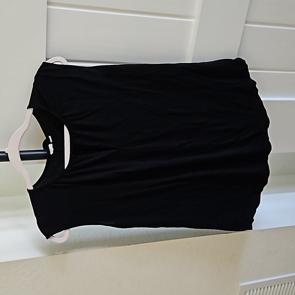 Black maternity tee